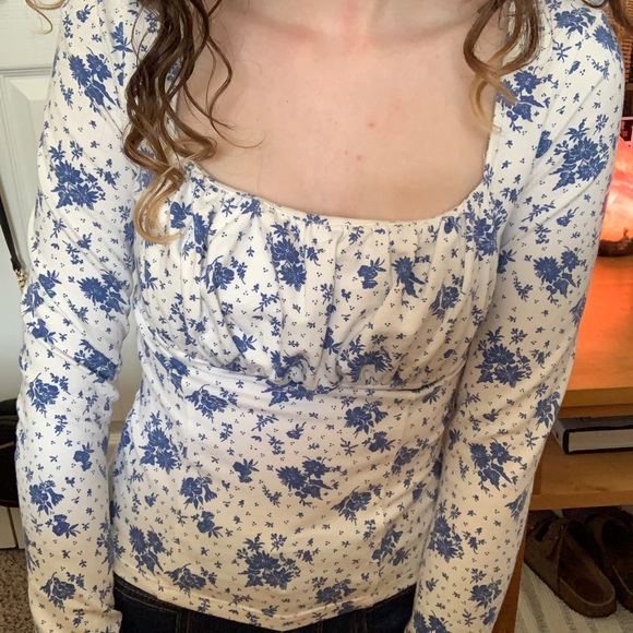 Long sleeve floral top - Picture 2 of 2
